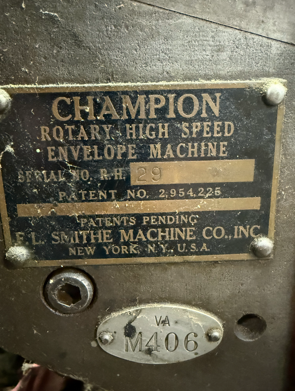 Item #100RH Machine With Bander