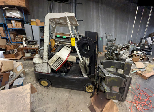 Item#600 propane tow motor with fork and 60" cascade clamp 4 way hydraulics